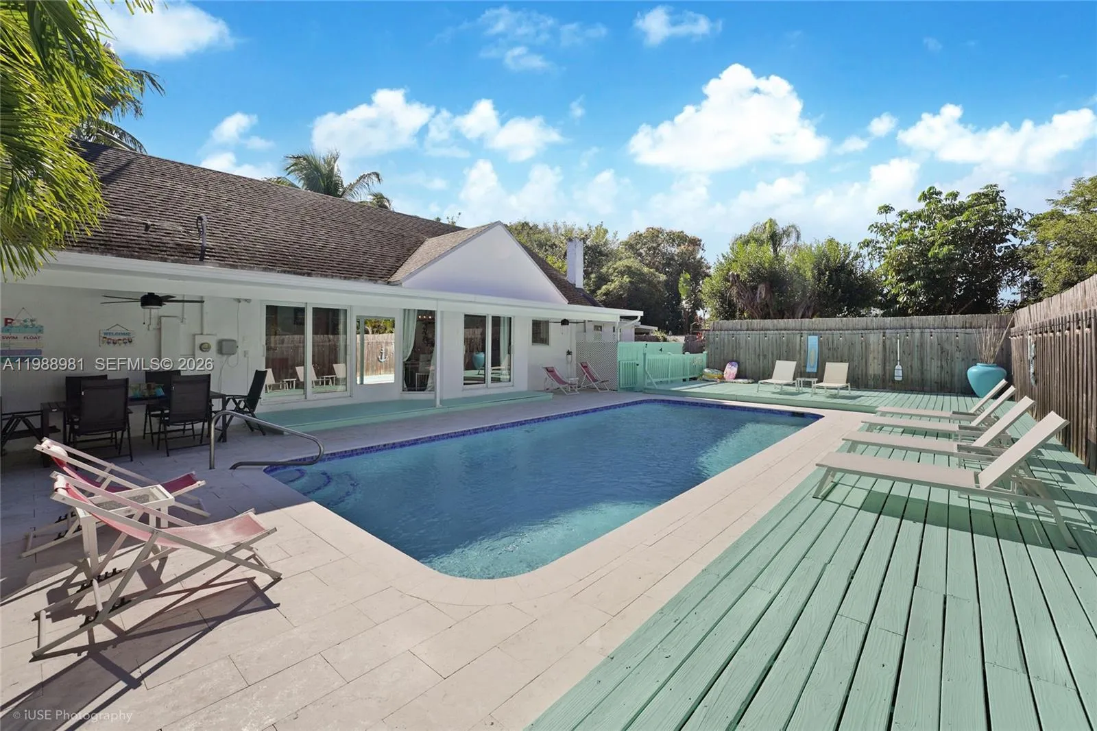 212 SW 1st Ave, Hallandale Beach FL 33009