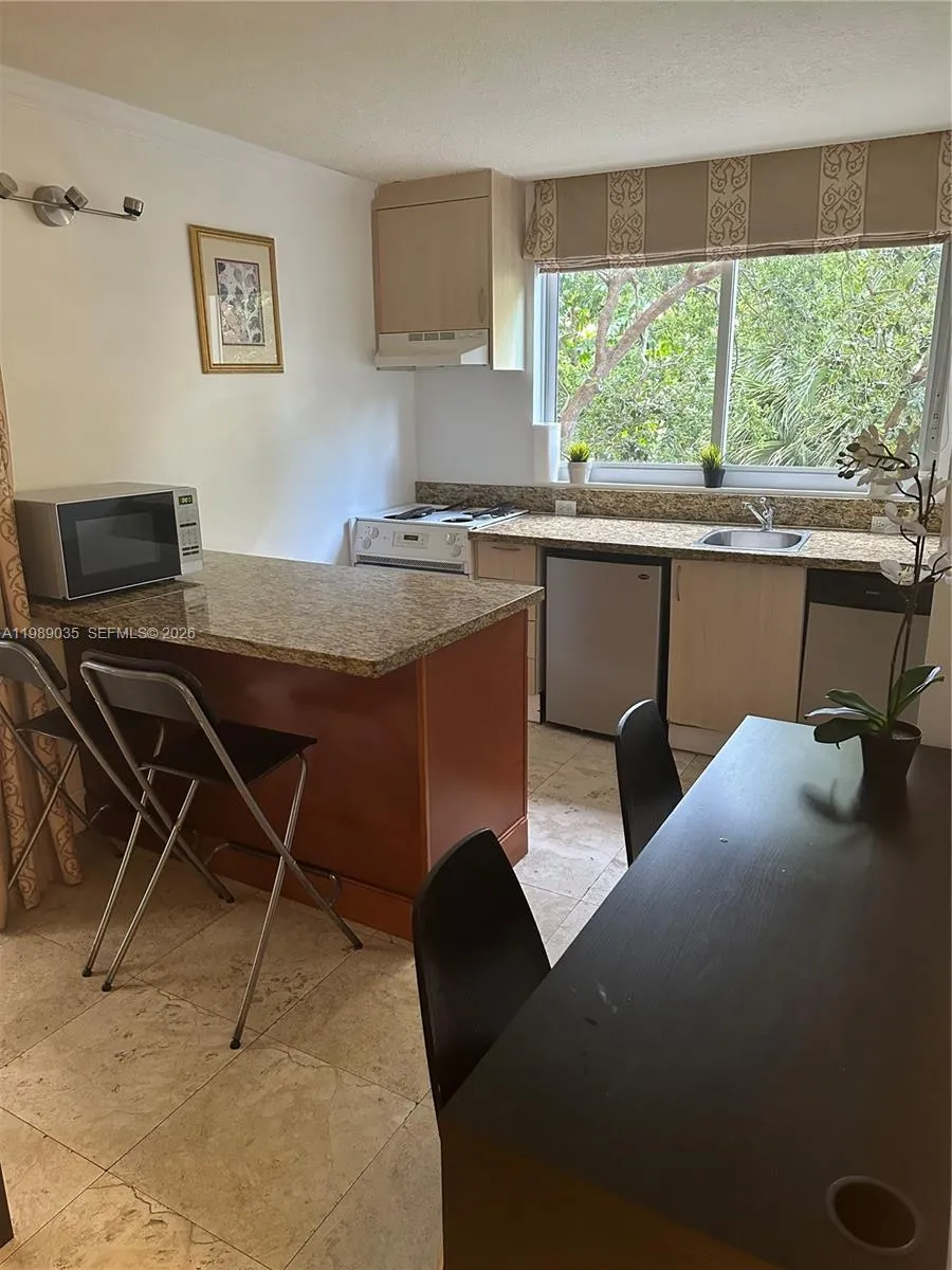 2951 S Bayshore Dr # 417, Miami FL 33133