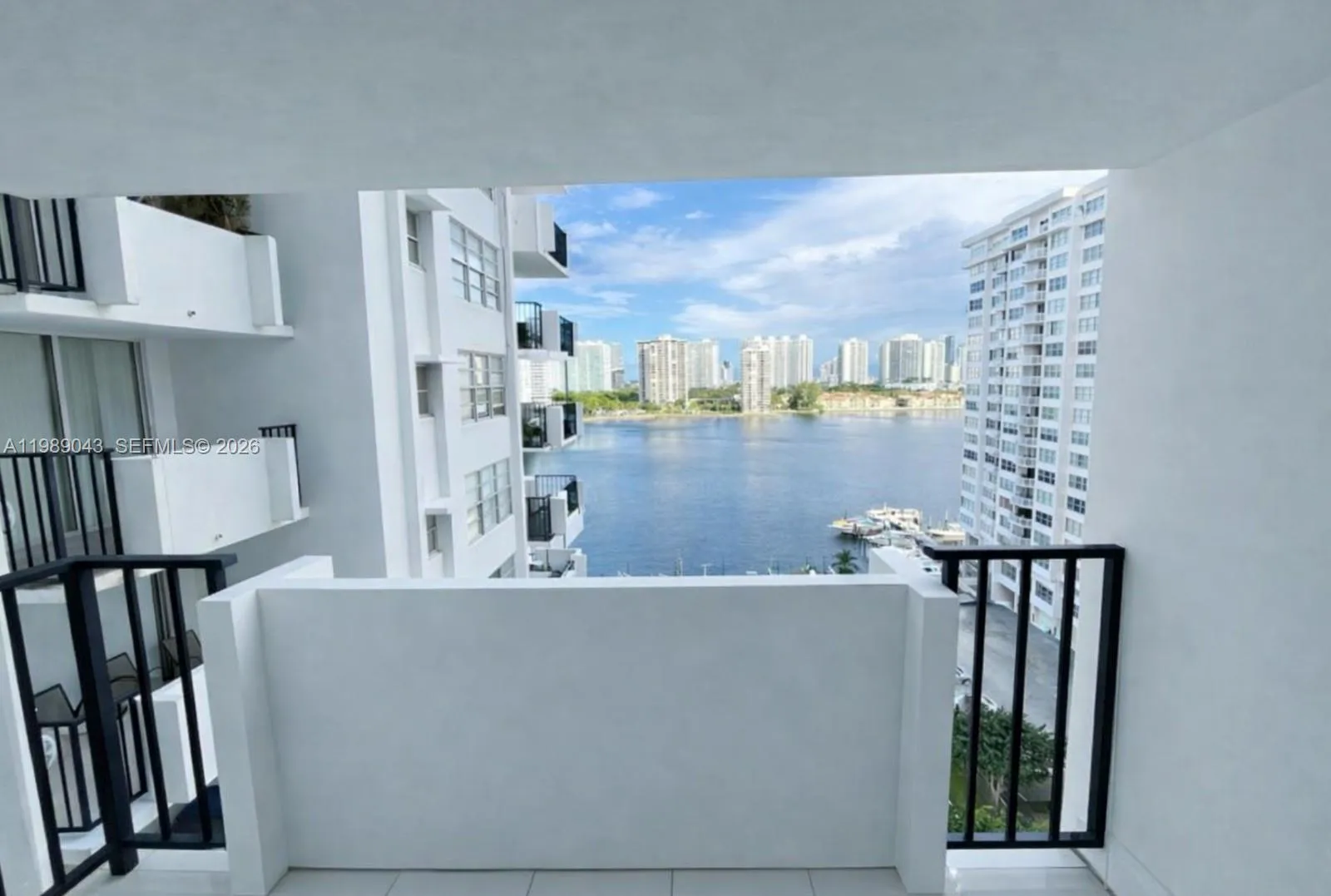 2750 NE 183rd St # 1201, Aventura FL 33160
