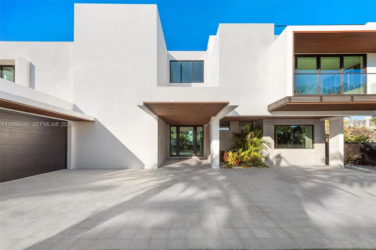 6 bedroom 7 bath for sale at 128 Ocean Blvd, Golden Beach FL 33160