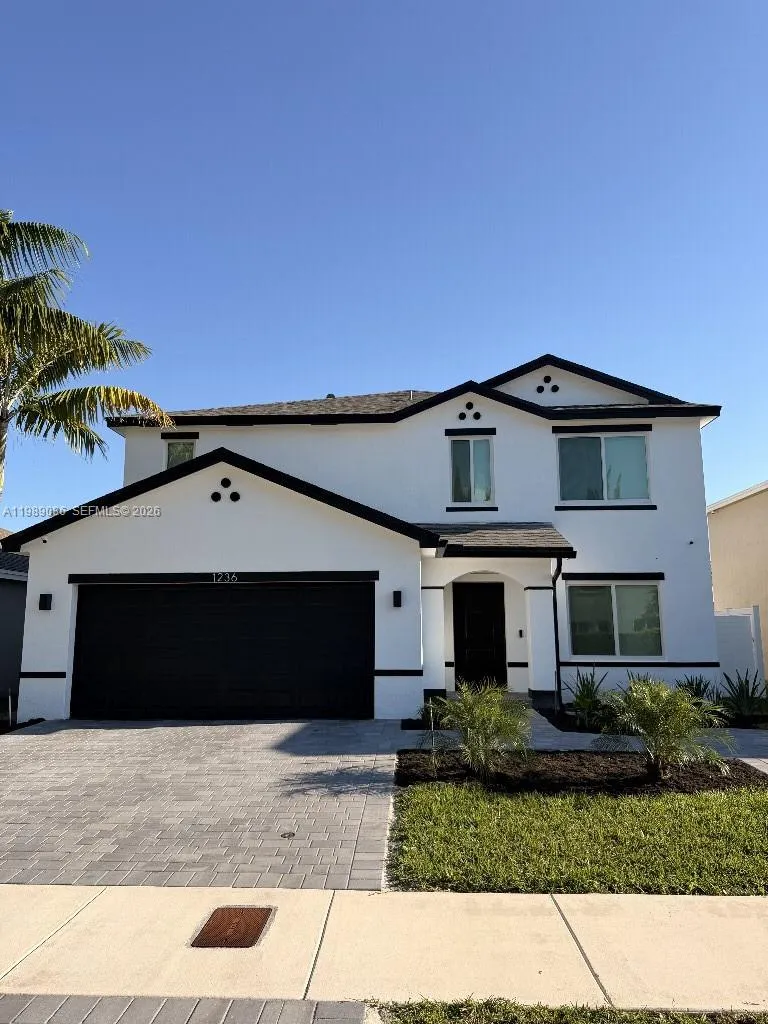 6 bedroom 3 bath for sale at 1236 NW 208th St, Miami Gardens FL 33169