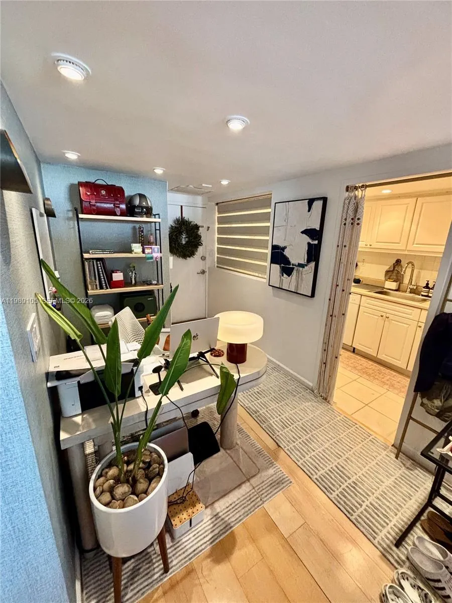 1000 West Ave # 1122, Miami Beach FL 33139