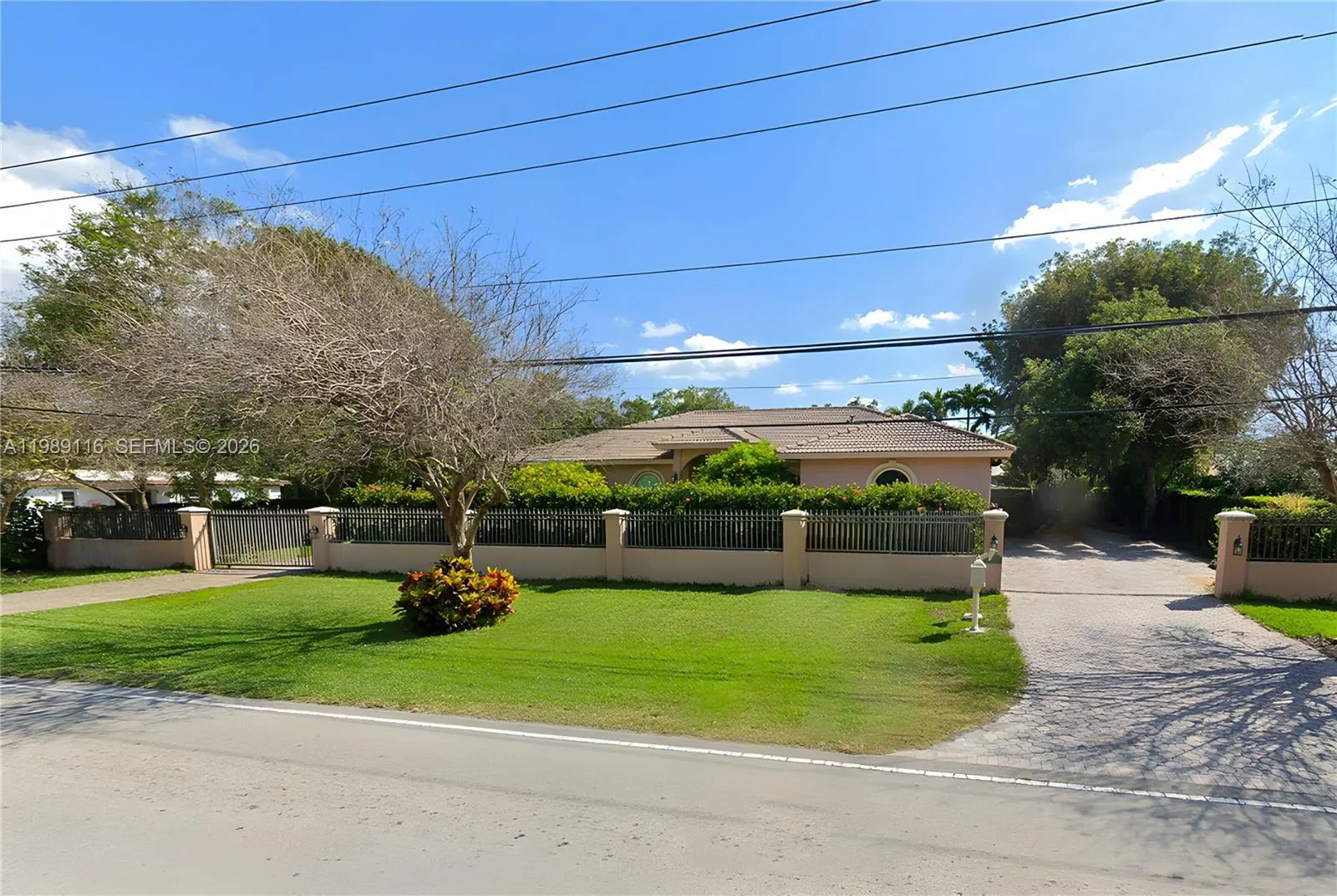 4 bedroom 3 bath for sale at 10621 SW 77th Ave, Pinecrest FL 33156