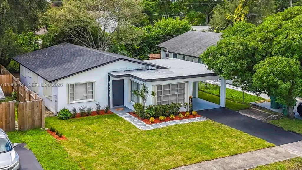 3 bedroom 2 bath for sale at 2714 NW 13th ST, Fort Lauderdale FL 33311_5228