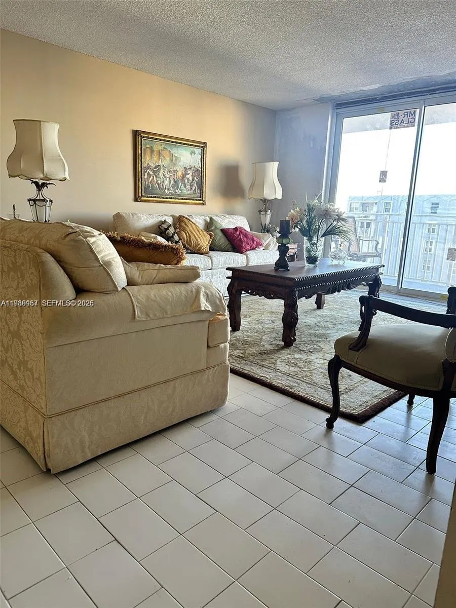 427 Golden Isles Dr # 7E, Hallandale Beach FL 33009