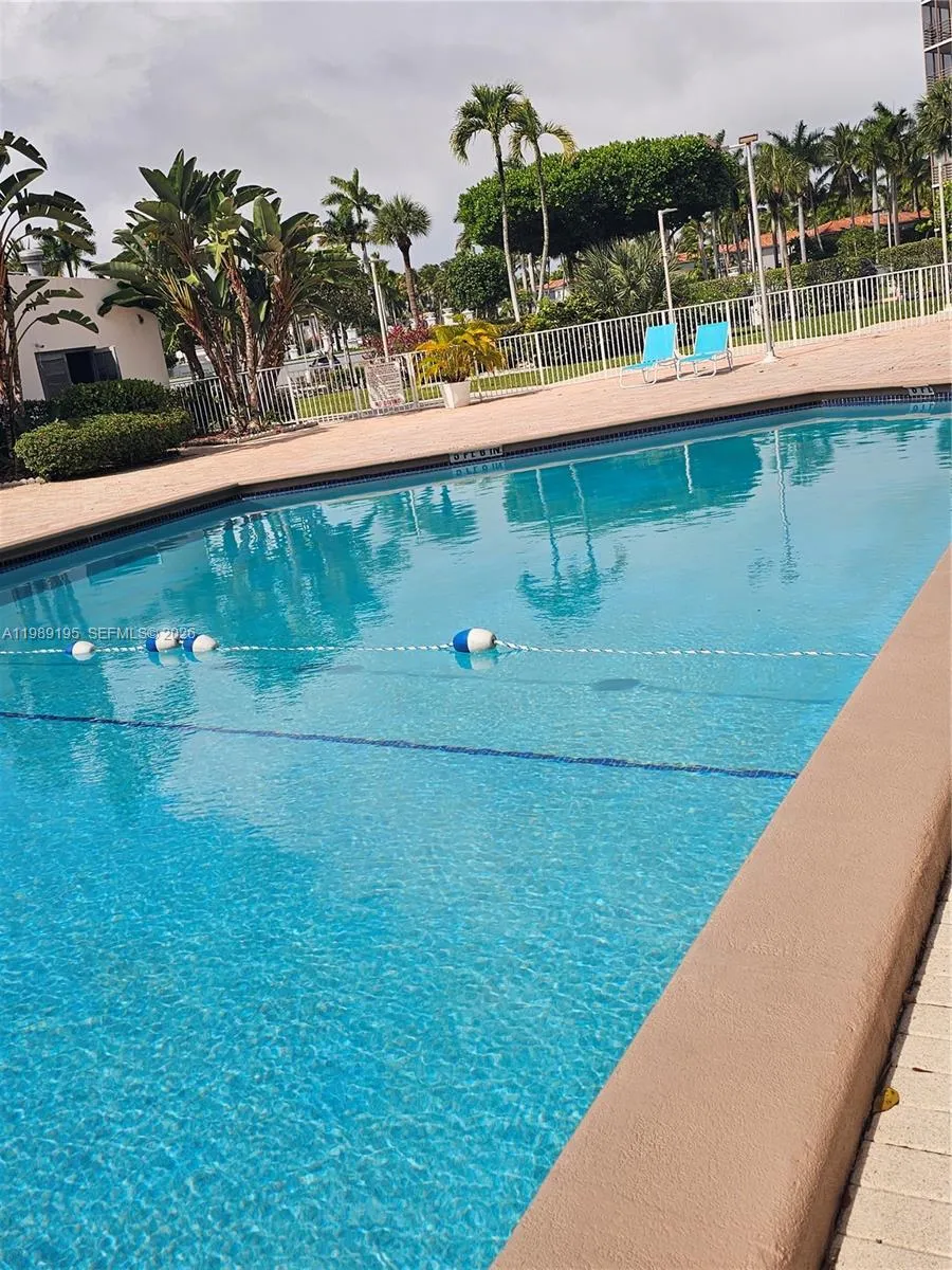 20400 W Country Club Dr # 601, Aventura FL 33180