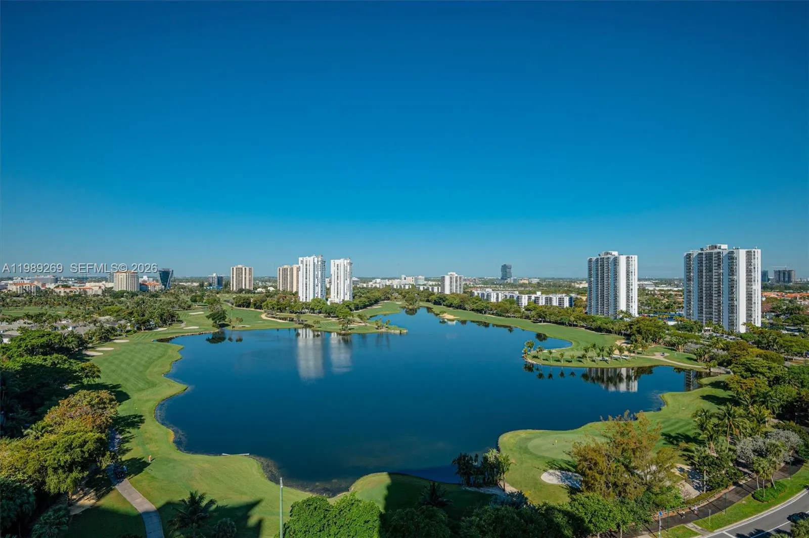 2 bedroom 2 bath for sale at 20185 E Country Club Dr # 1805, Aventura FL 33180