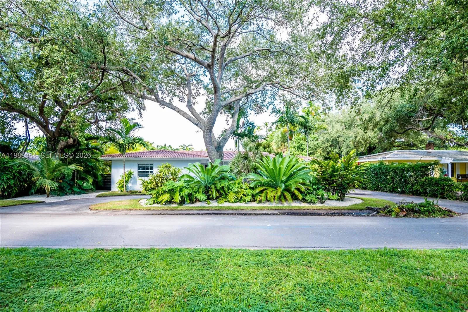 4160 Bay Point Rd, Miami FL 33137