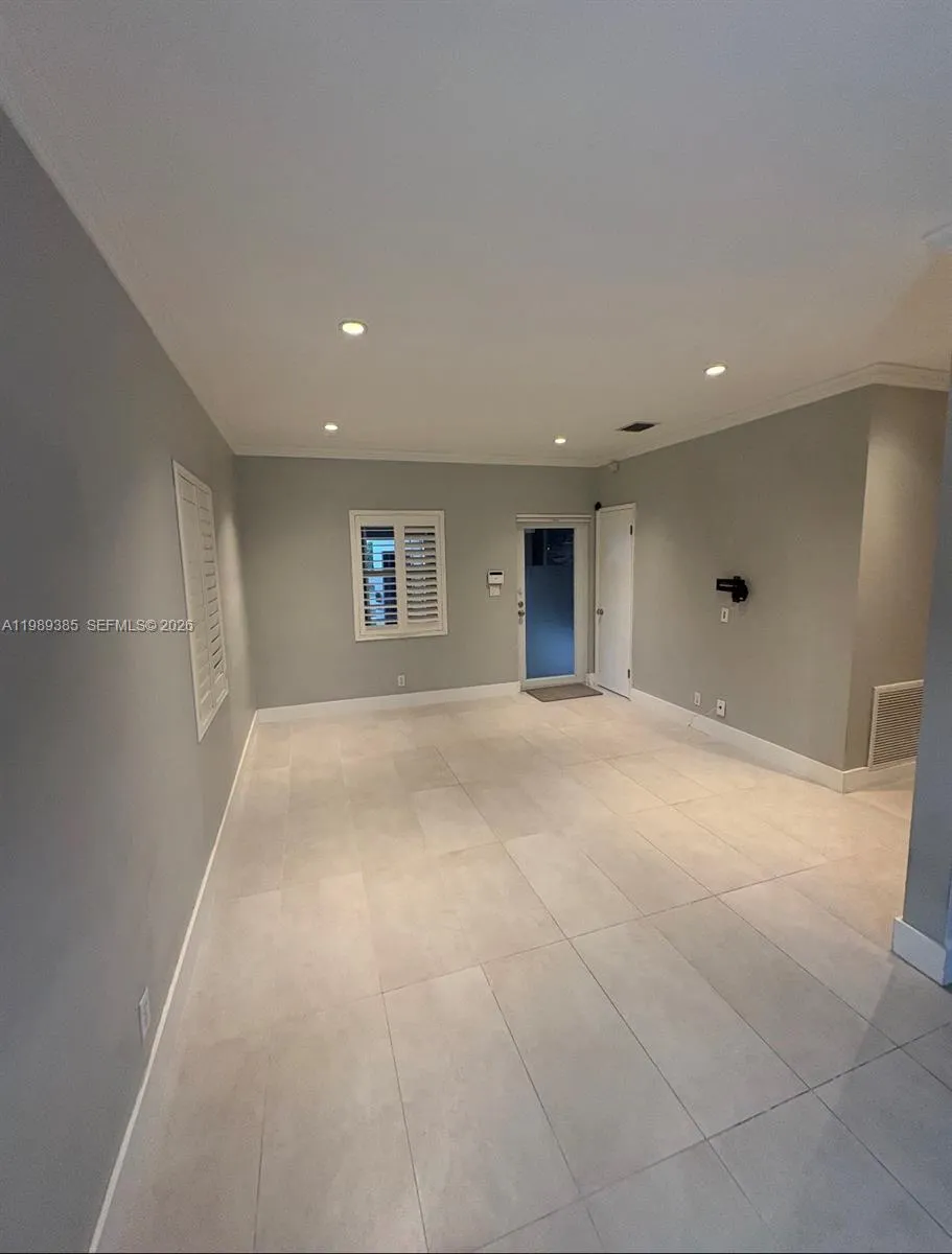 820 SW 26th St, Fort Lauderdale FL 33315