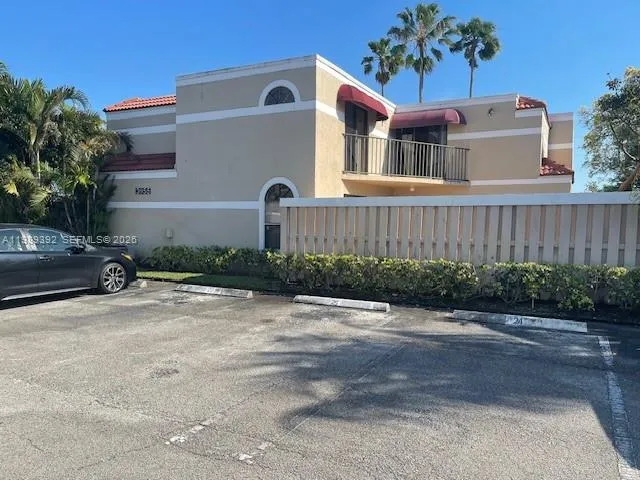 3 bedroom 3 bath for sale at 3955 Village Dr # D, Delray Beach FL 33445