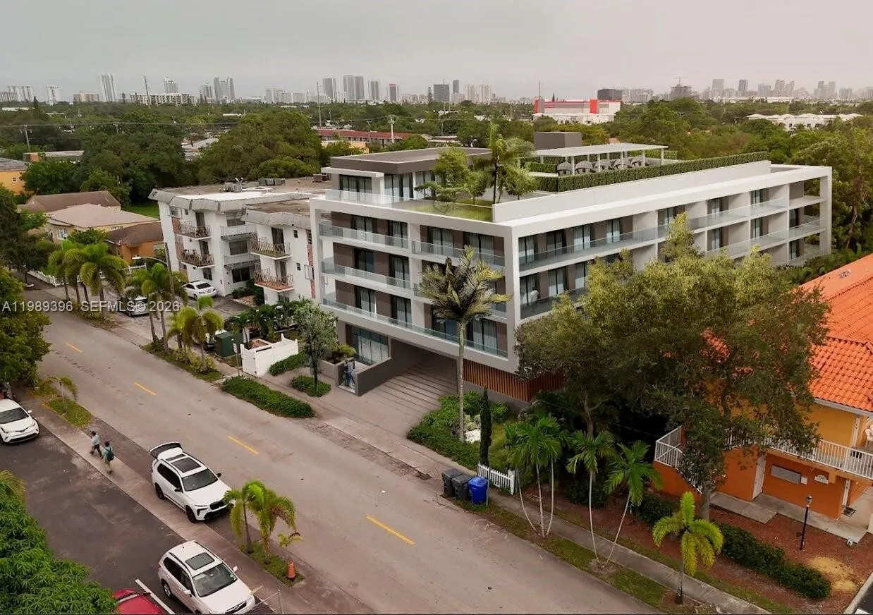 2242 Monroe St, Hollywood FL 33020