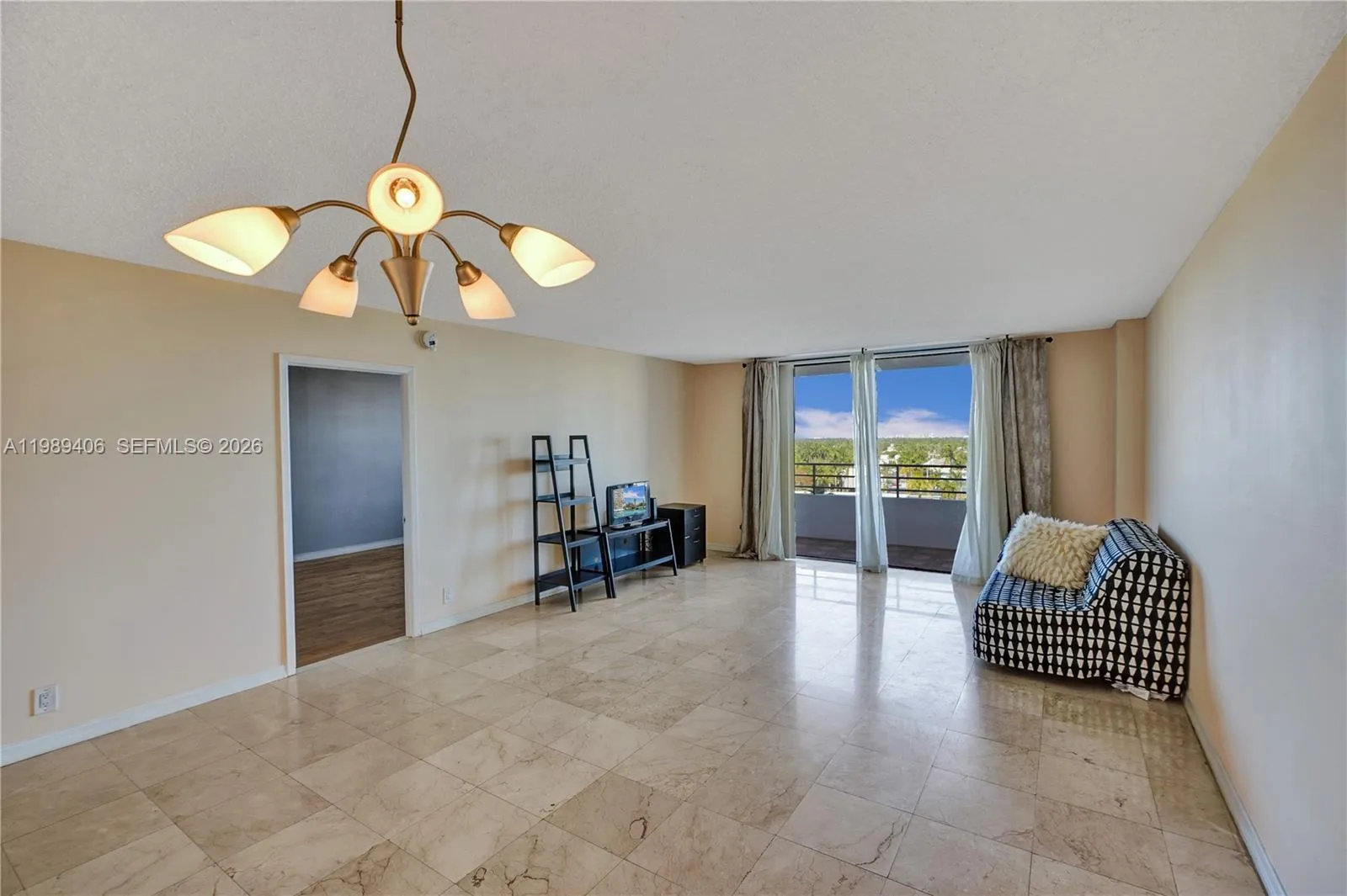 2500 Parkview Dr # 808, Hallandale Beach FL 33009