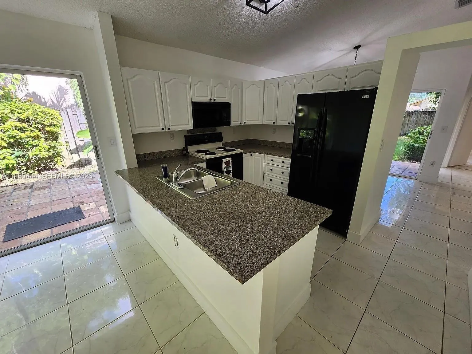 11806 SW 102nd St, Miami FL 33186