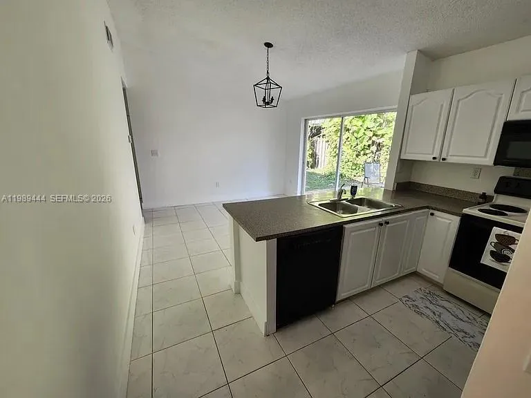 11806 SW 102nd St, Miami FL 33186