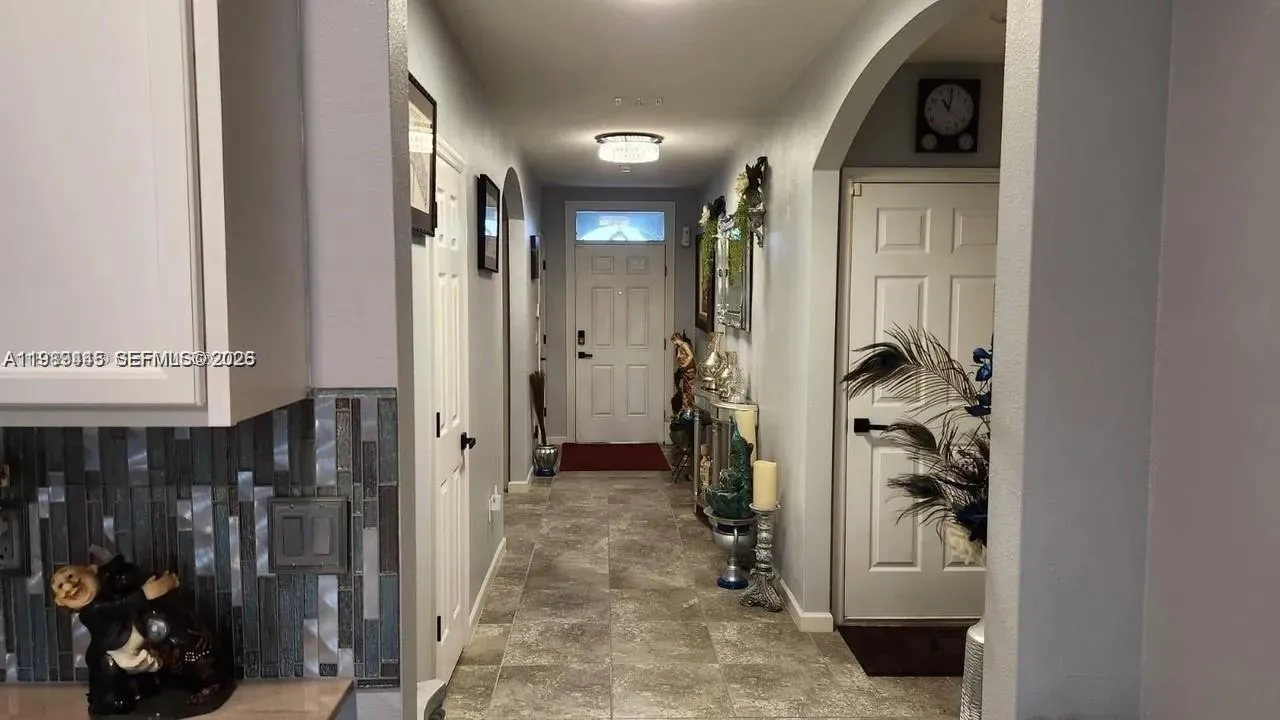 2271 SW Arlington Dr SW, Vero Beach FL 32968