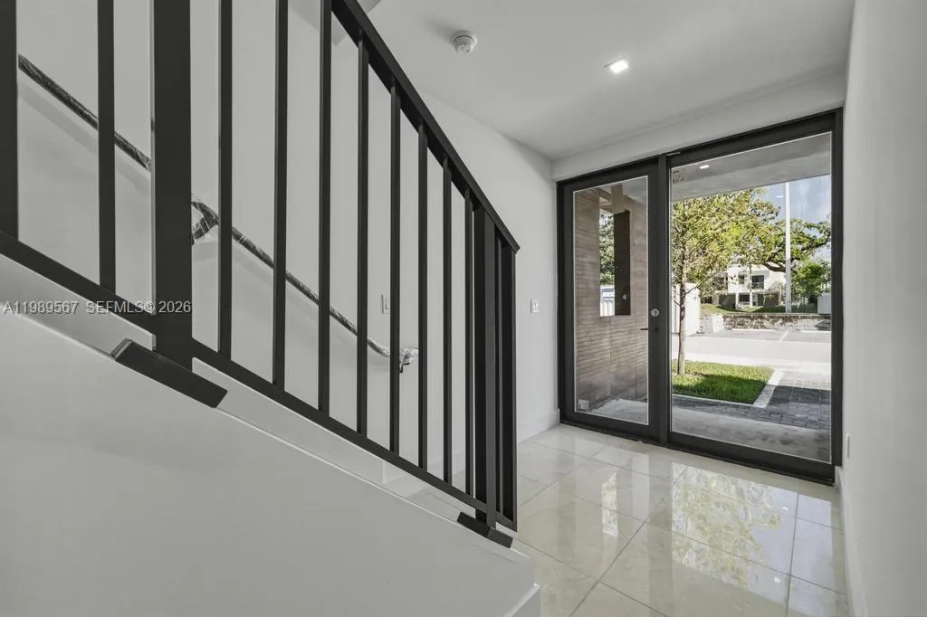 4150 S Oak Pl, Dania Beach FL 33314