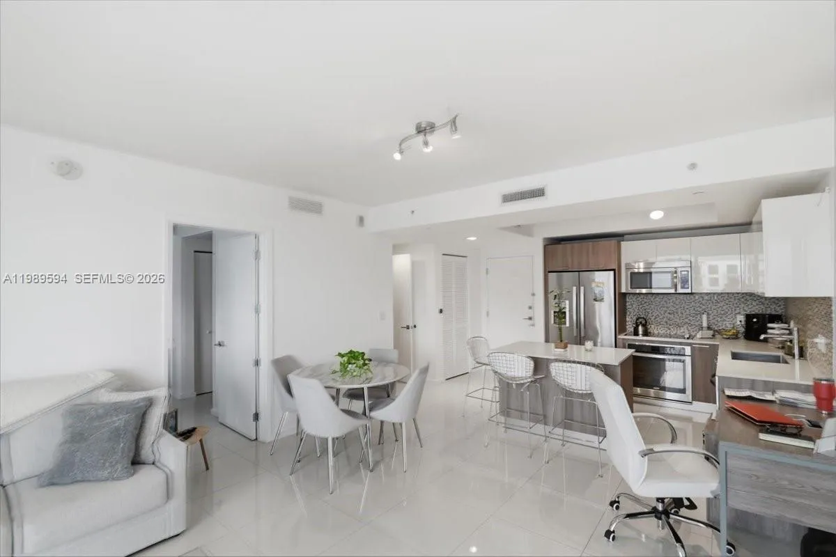 5300 Paseo Blvd # 1803, Doral FL 33166