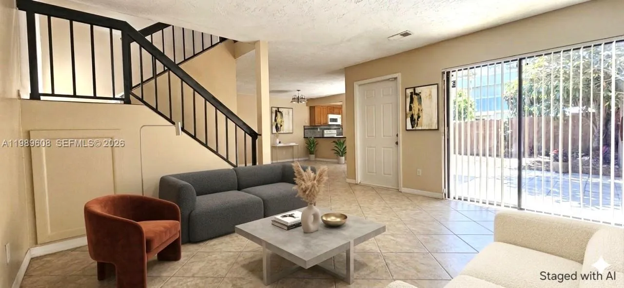 610 Commodore Dr, Plantation FL 33325