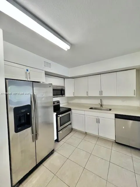 2 bedroom 1 bath for sale at 3690 N 56th Ave # 902, Hollywood FL 33021