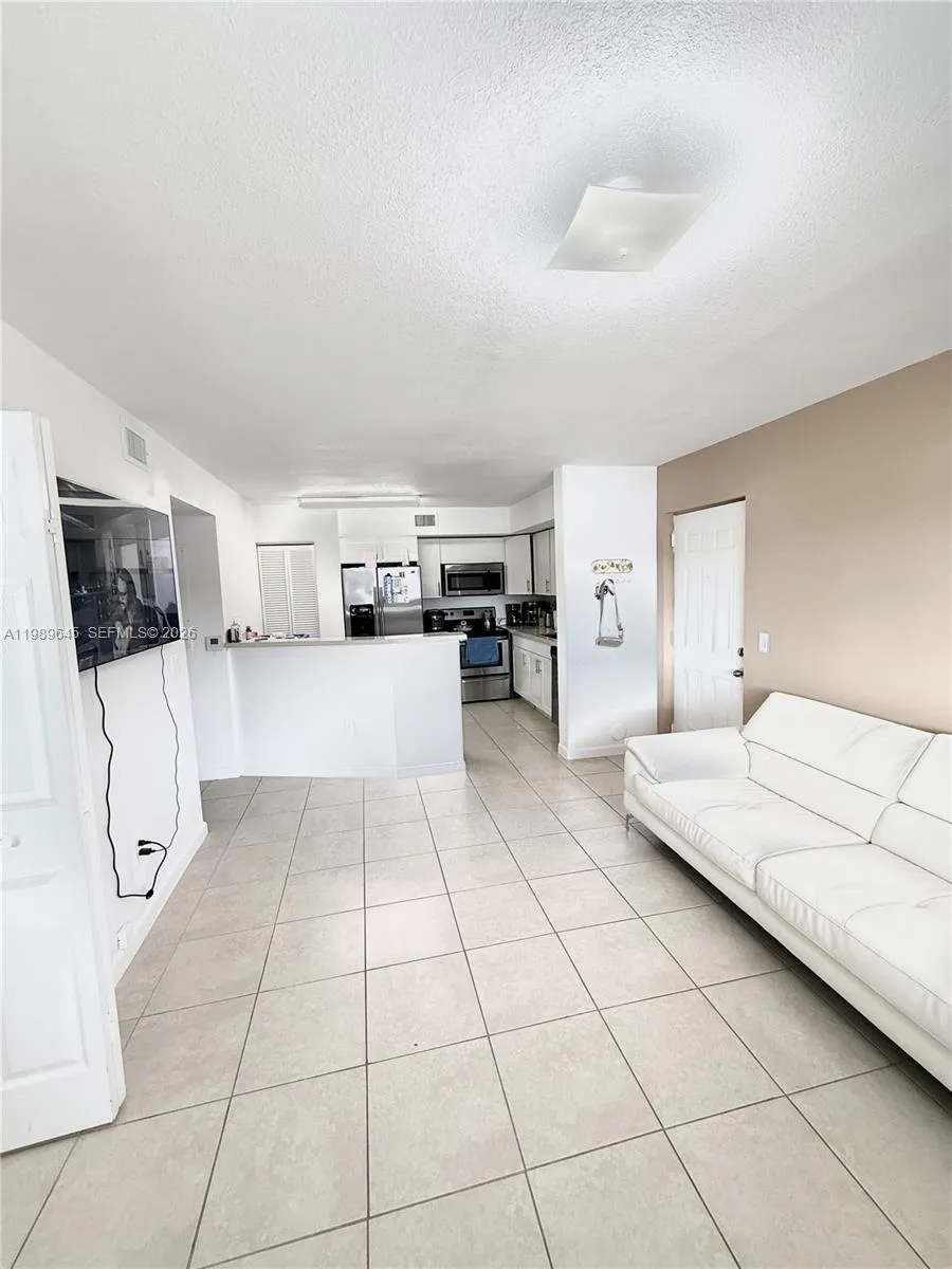 3690 N 56th Ave # 902, Hollywood FL 33021