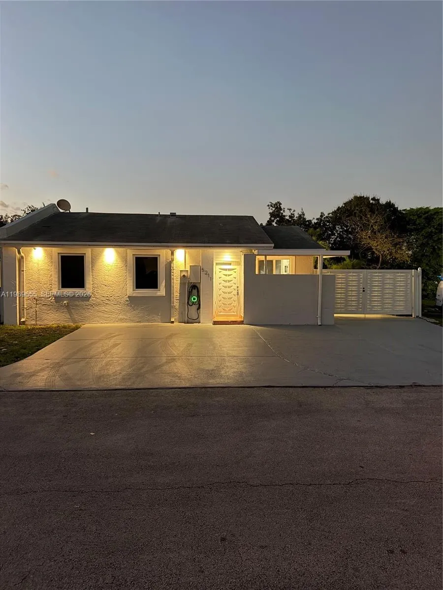 3 bedroom 2 bath for sale at 5211 NW 196th Ter, Miami Gardens FL 33055