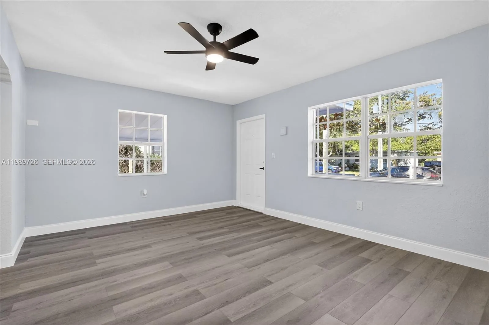 870 NE 144th St, North Miami FL 33161