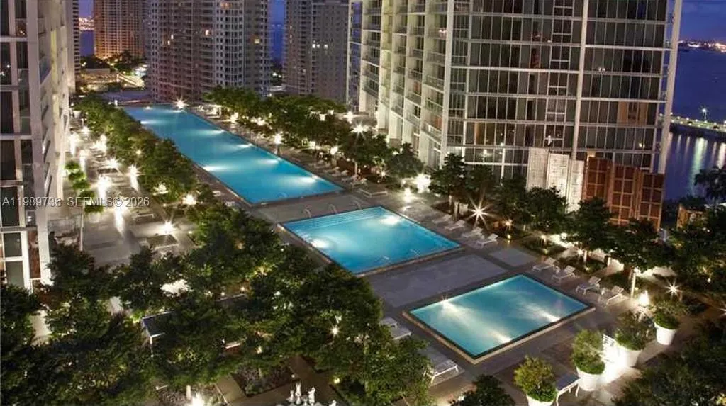 1 bedroom 1 bath for sale at 475 Brickell Ave # 5111, Miami FL 33131