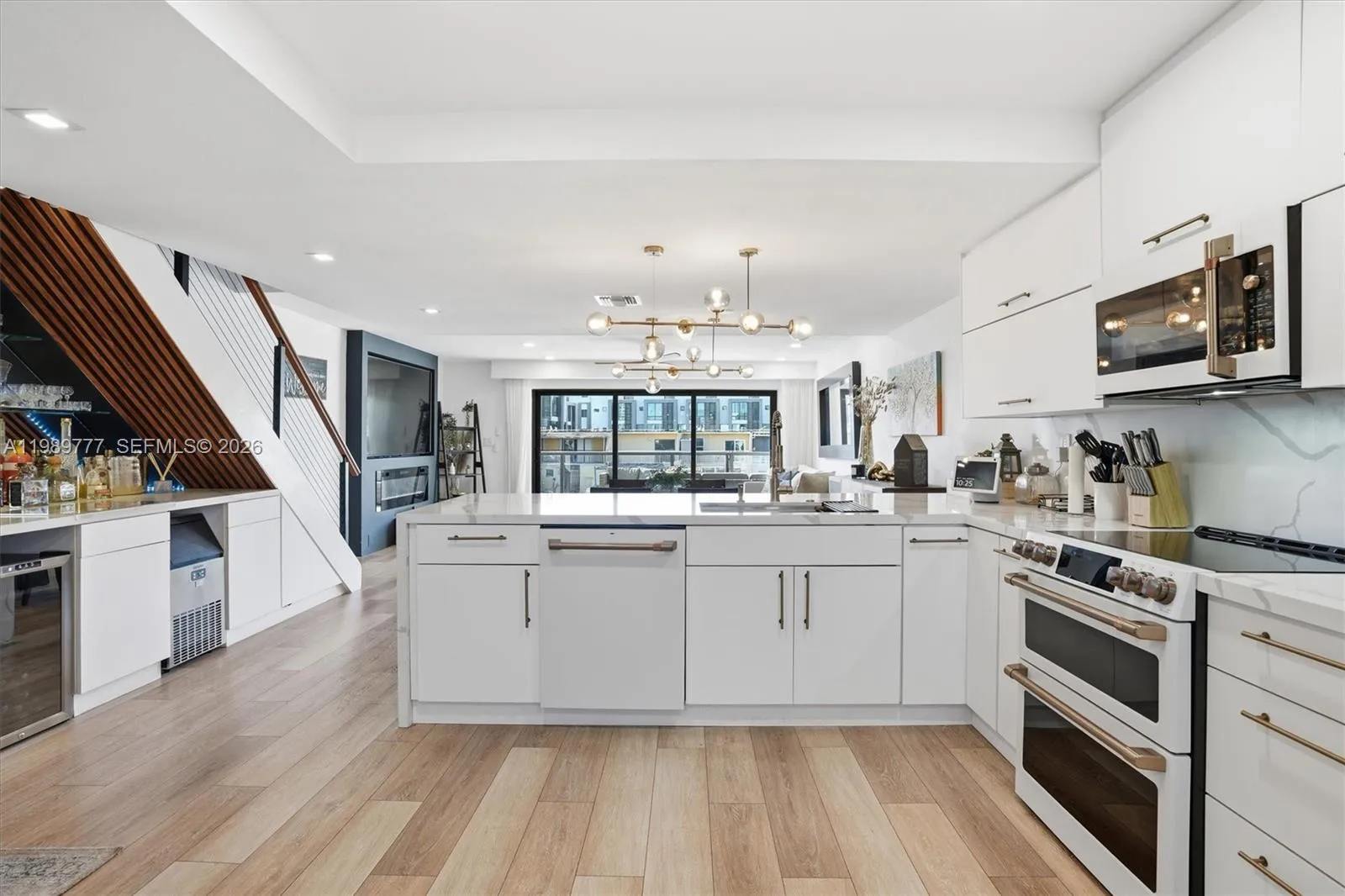 2 bedroom 2 bath for sale at 4000 NE 168th St # 113B, North Miami Beach FL 33160