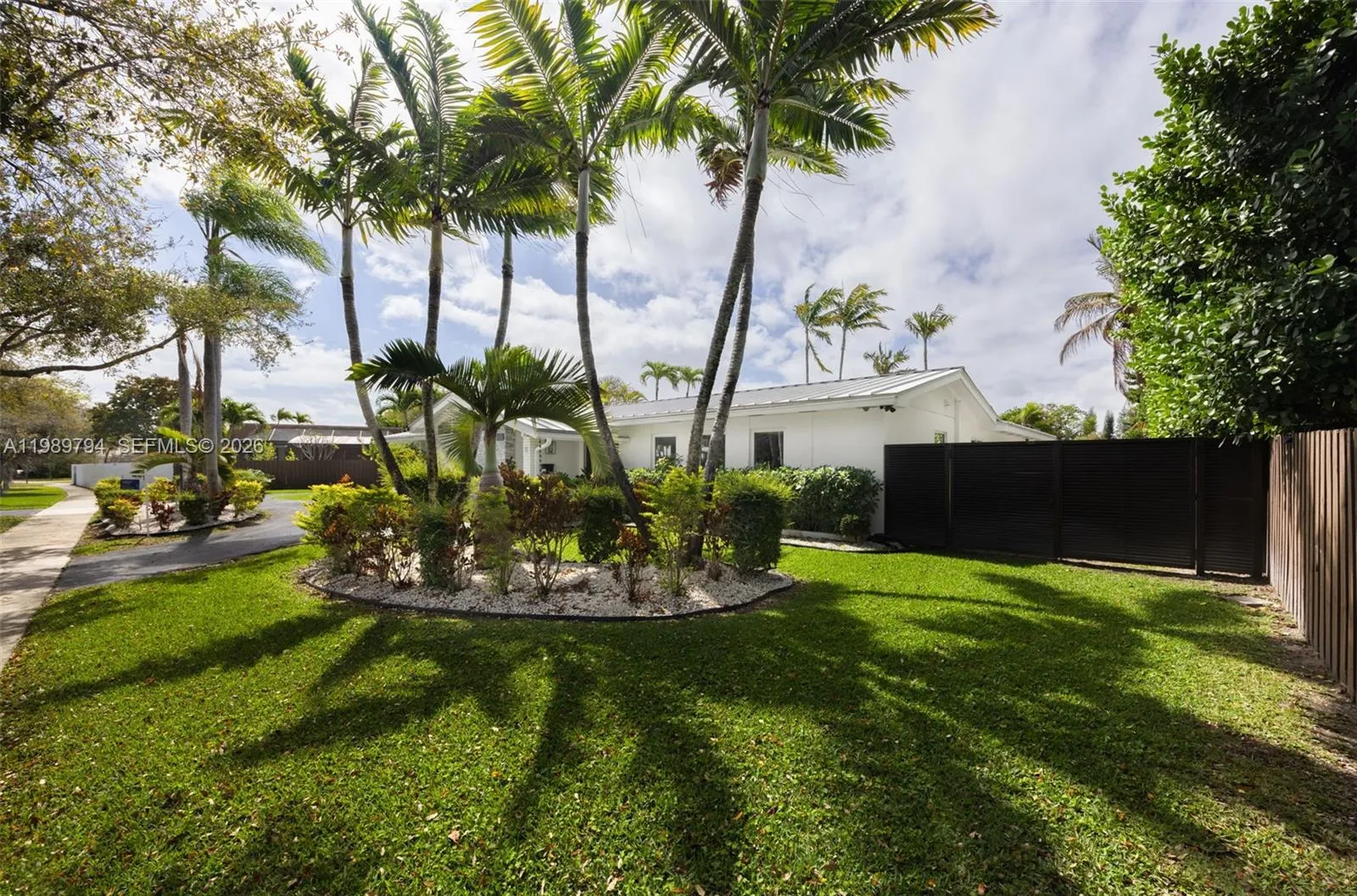 4 bedroom 2 bath for sale at 17520 SW 89th Ave, Palmetto Bay FL 33157