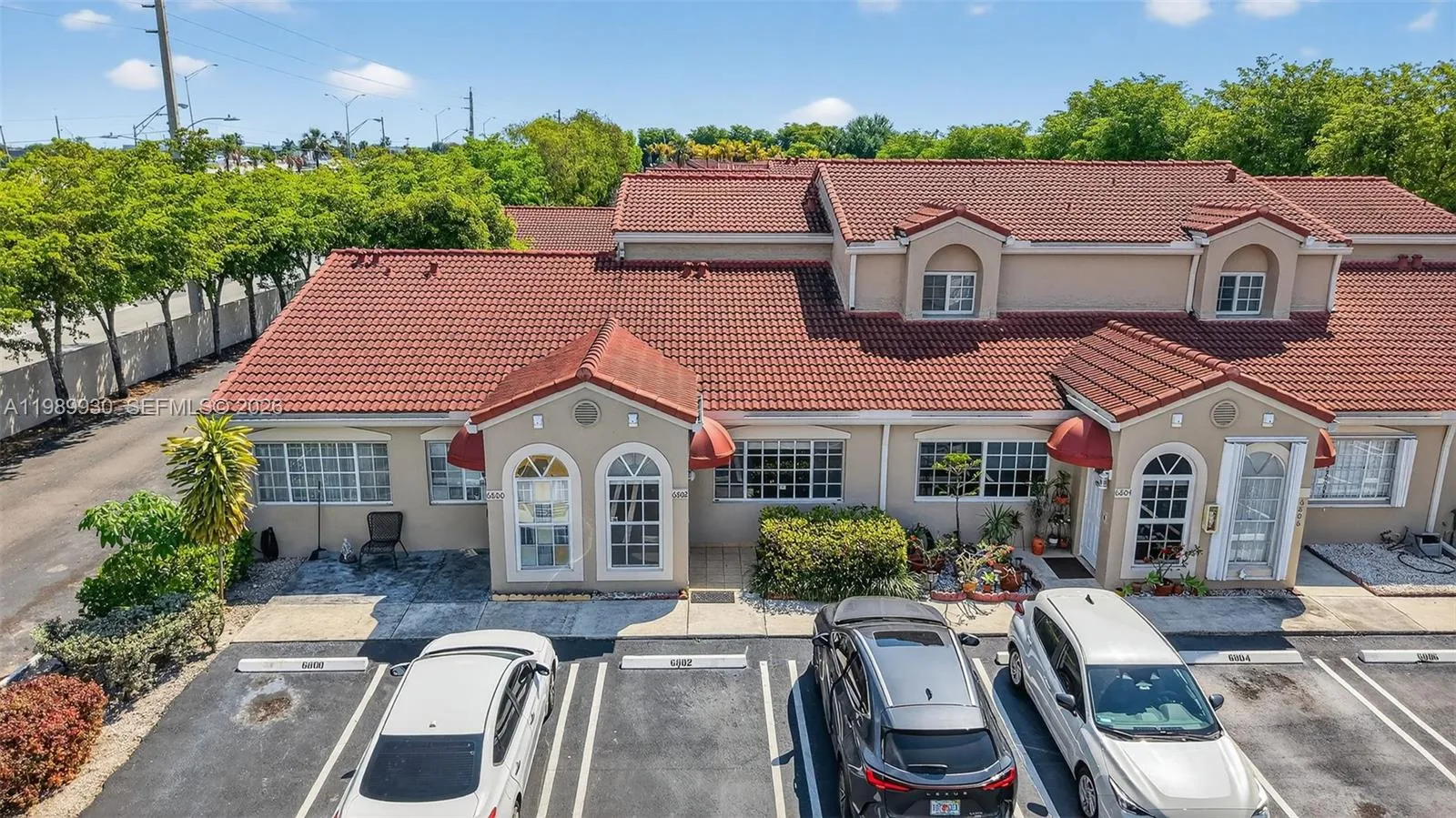 2 bedroom 2 bath for sale at 6802 NW 166th Ter # 602, Miami Lakes FL 33014