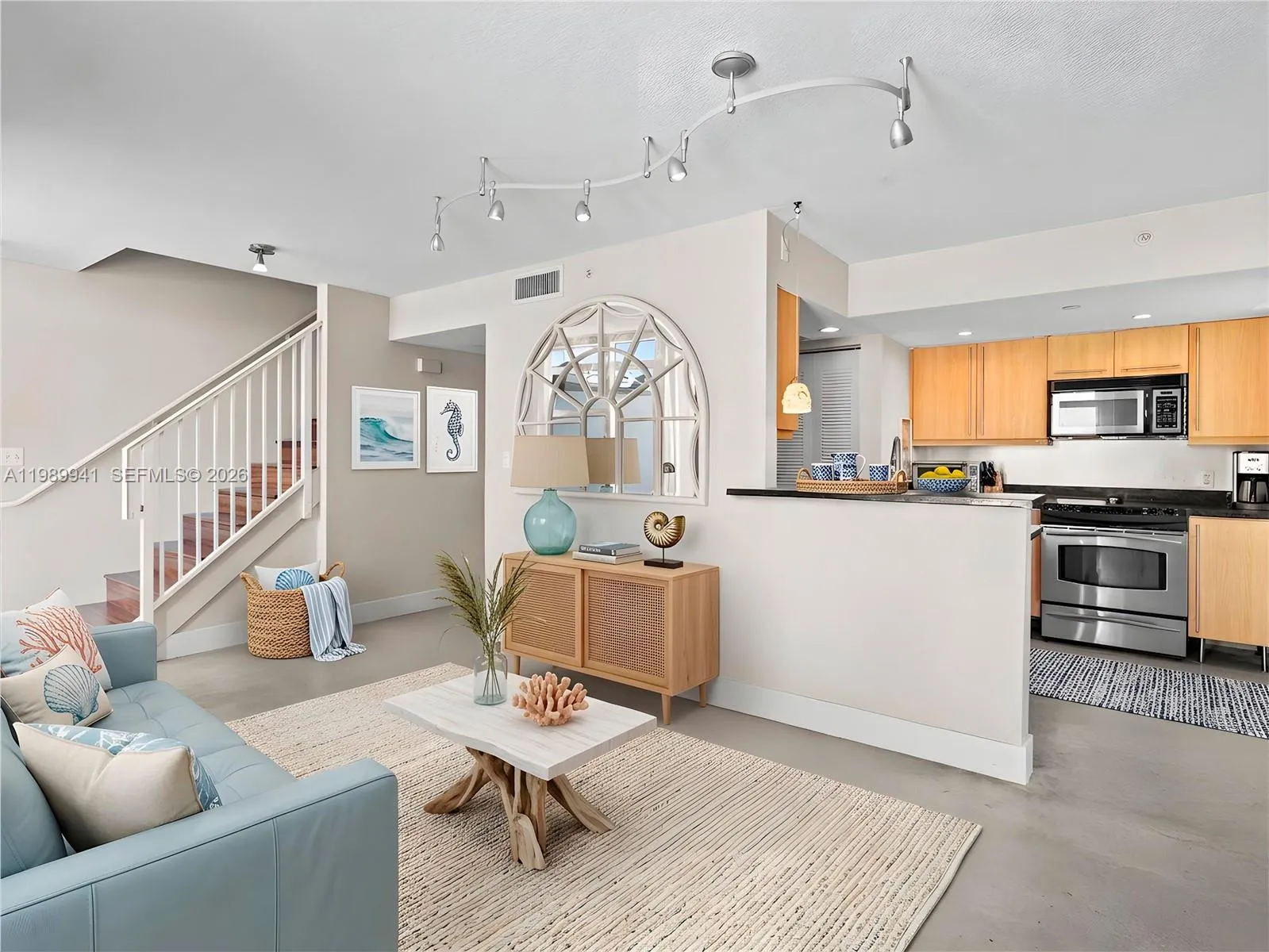 7600 Collins Ave # 412, Miami Beach FL 33141