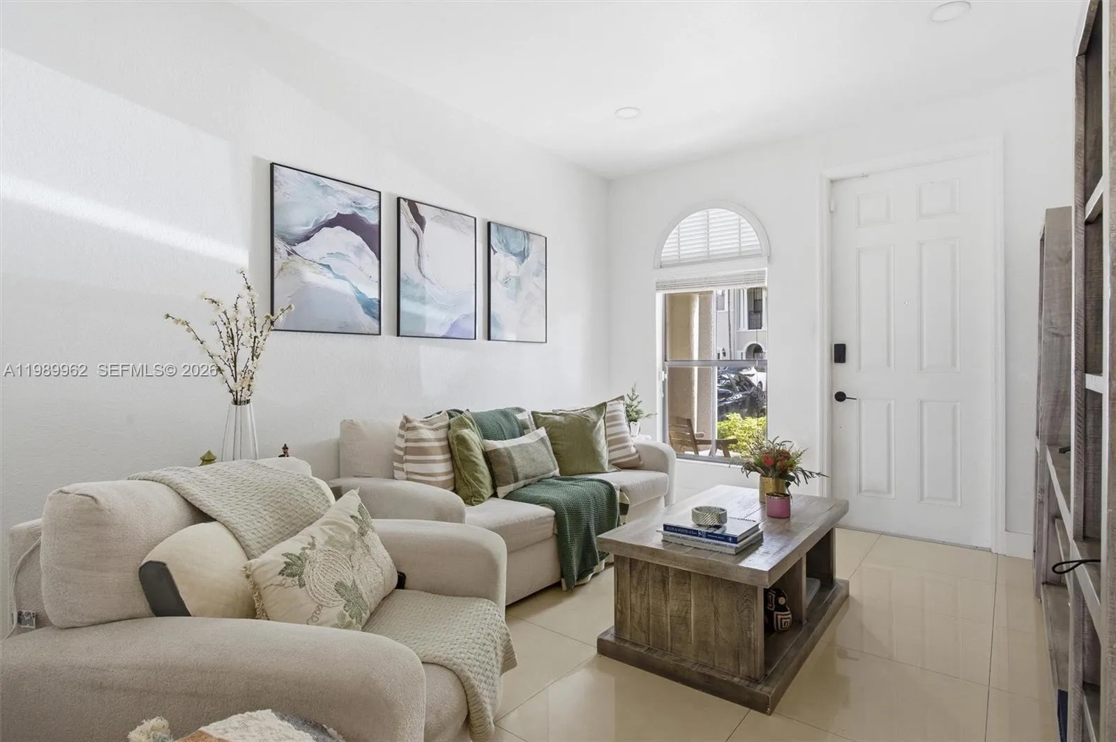 10319 NW 30th Ter, Doral FL 33172