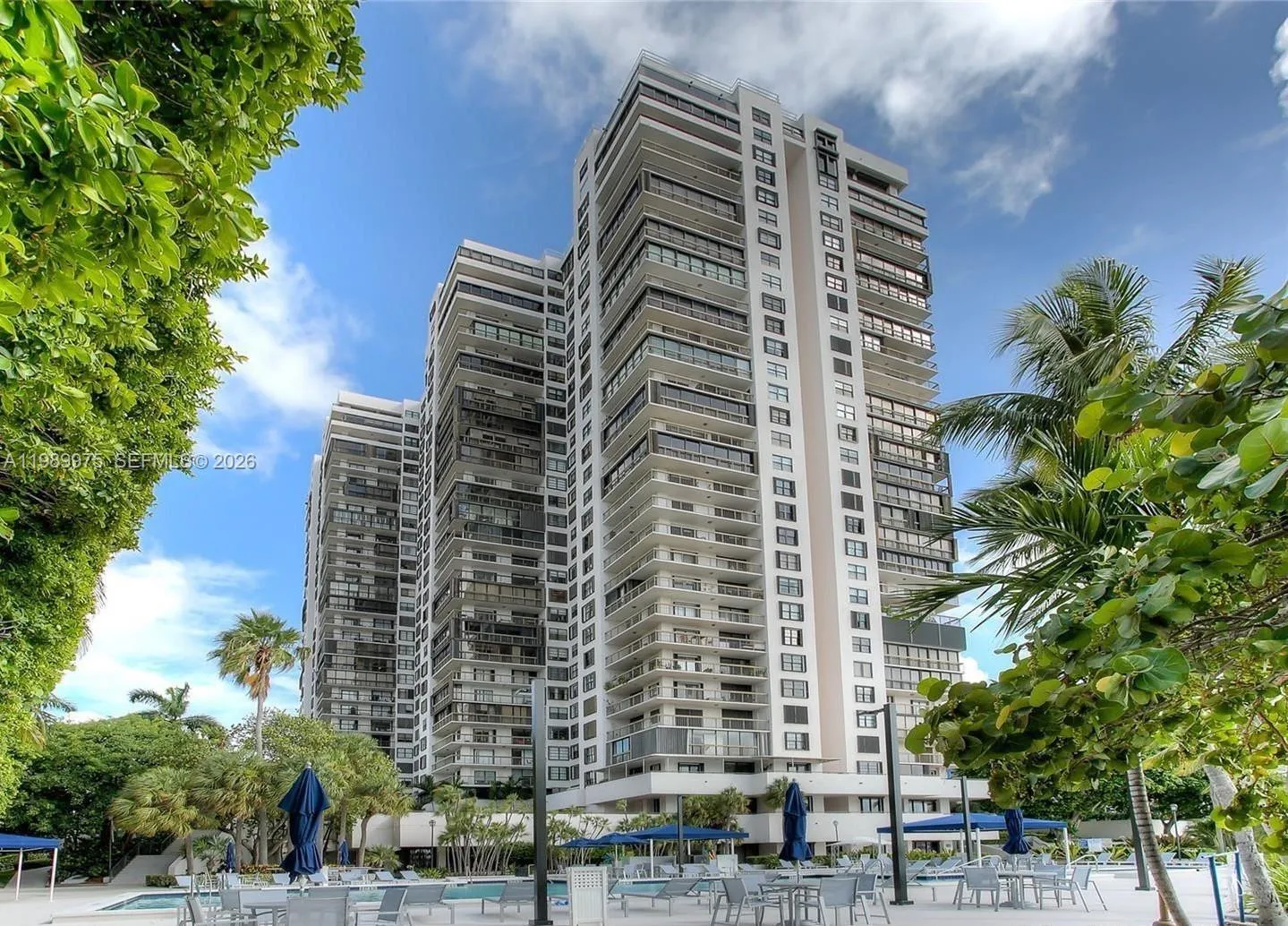 1 bedroom 1 bath for sale at 2333 Brickell Ave # 2614, Miami FL 33129