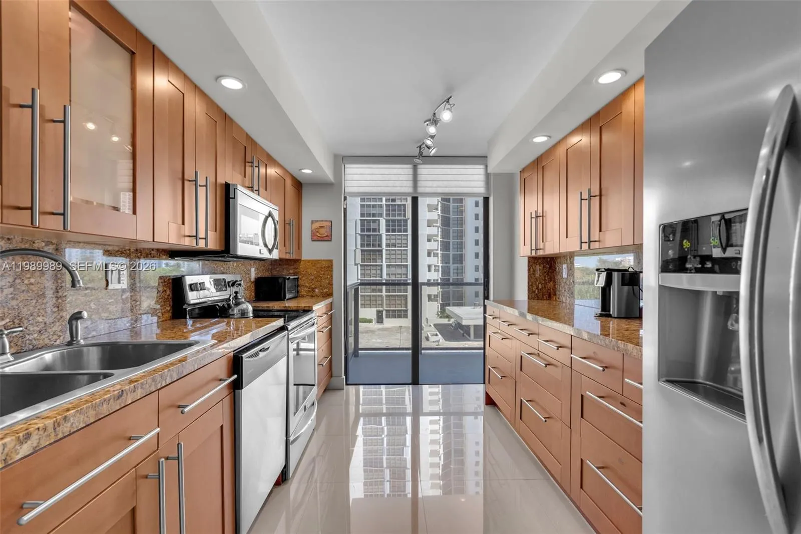 3 bedroom 2 bath for sale at 18151 NE 31st Ct # 602, Aventura FL 33160