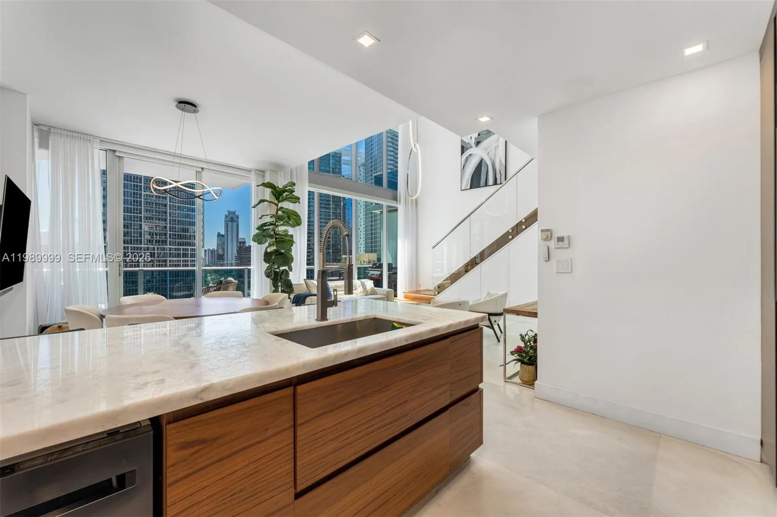 200 Biscayne Boulevard Way # 1406, Miami FL 33131