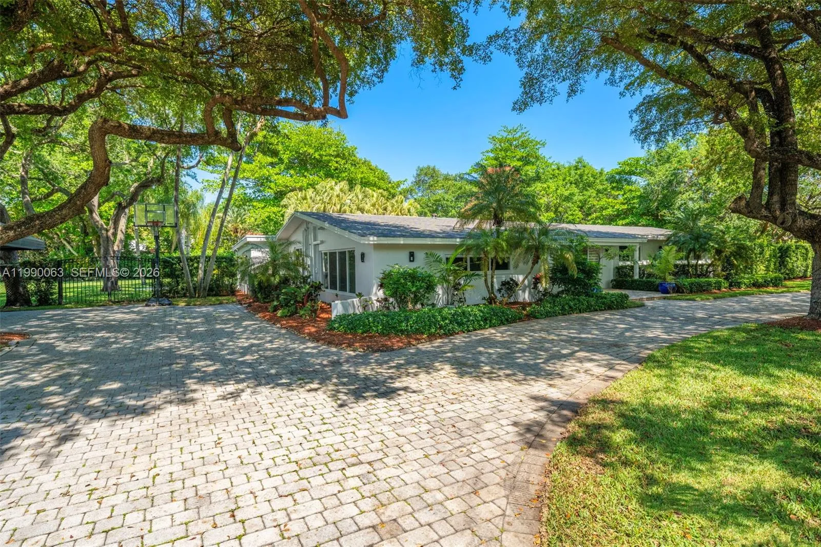6601 Chapman Field Dr, Pinecrest FL 33156