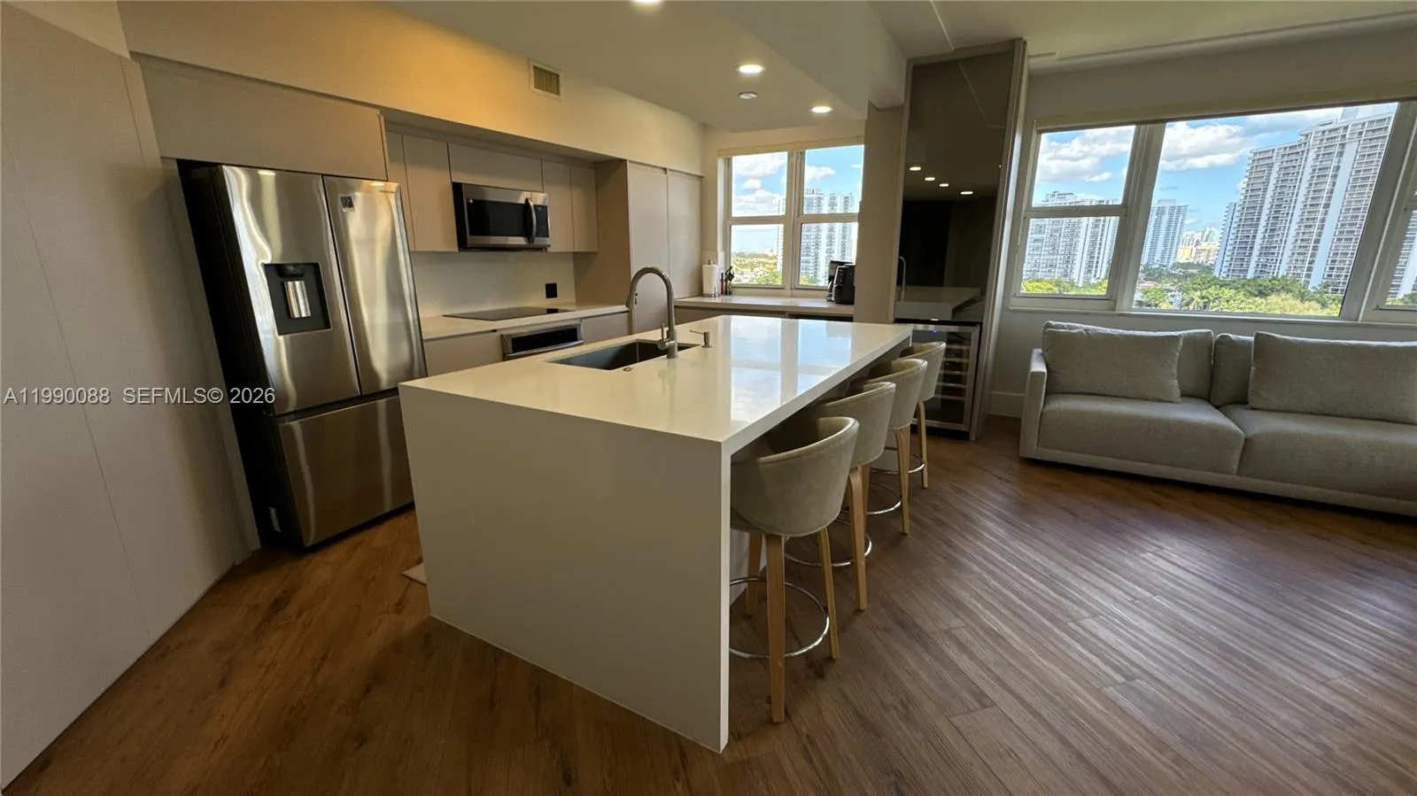 20000 E Country Club Dr # 1016, Aventura FL 33180