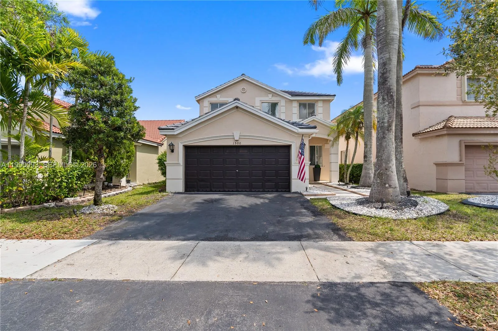 1500 Canary Island Dr, Weston FL 33327