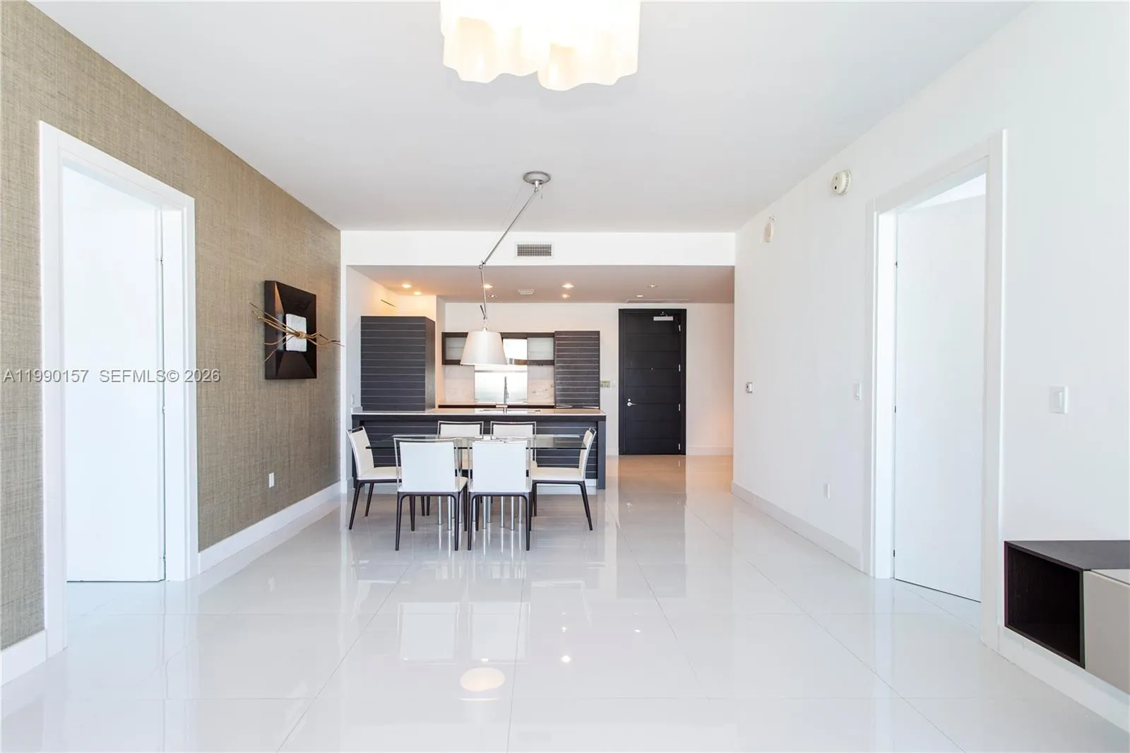 2 bedroom 2 bath for sale at 200 BISCAYNE BLVD WY # 4512, Miami FL 33131