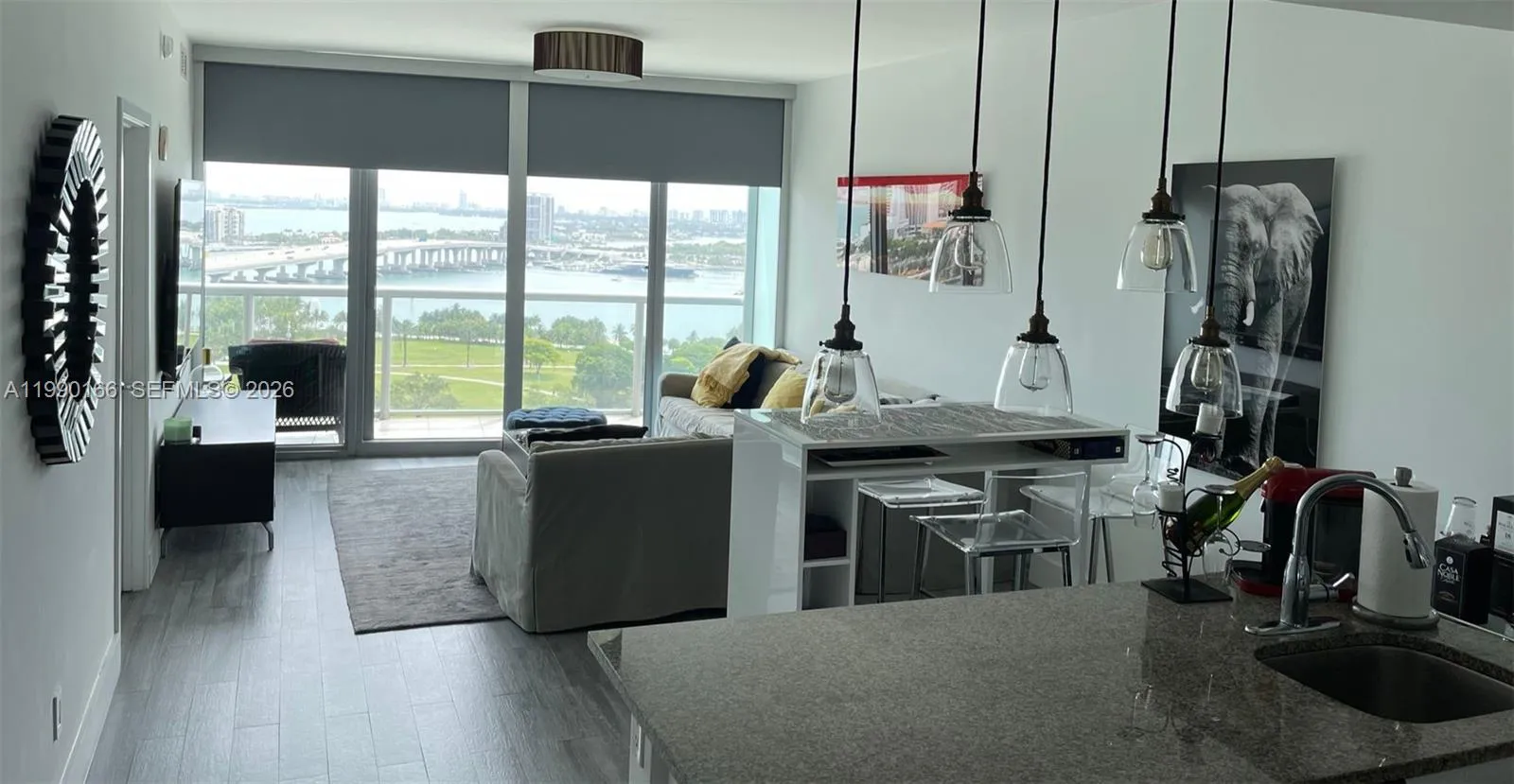 888 Biscayne Blvd # 1810, Miami FL 33132