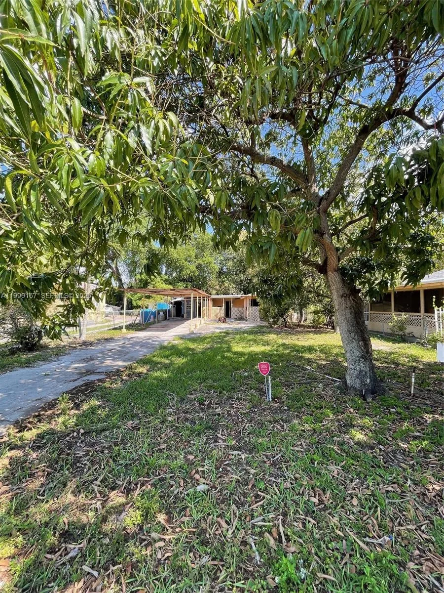 43 NW 58th St, Miami FL 33127