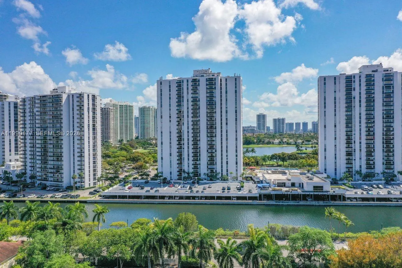 1 bedroom 1 bath for sale at 3675 N Country Club Dr # 401, Aventura FL 33180