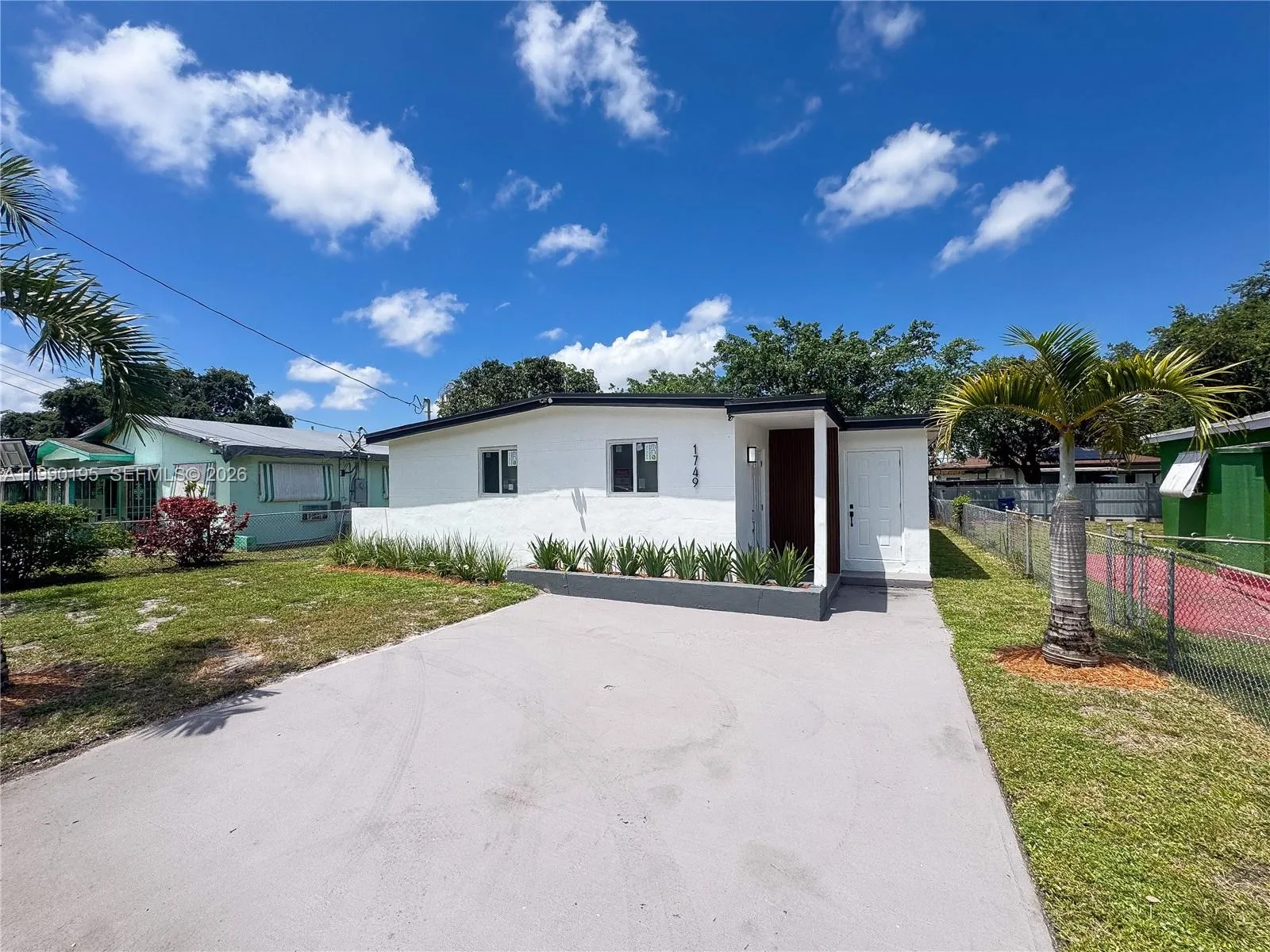 1749 NW 152nd St, Miami Gardens FL 33054