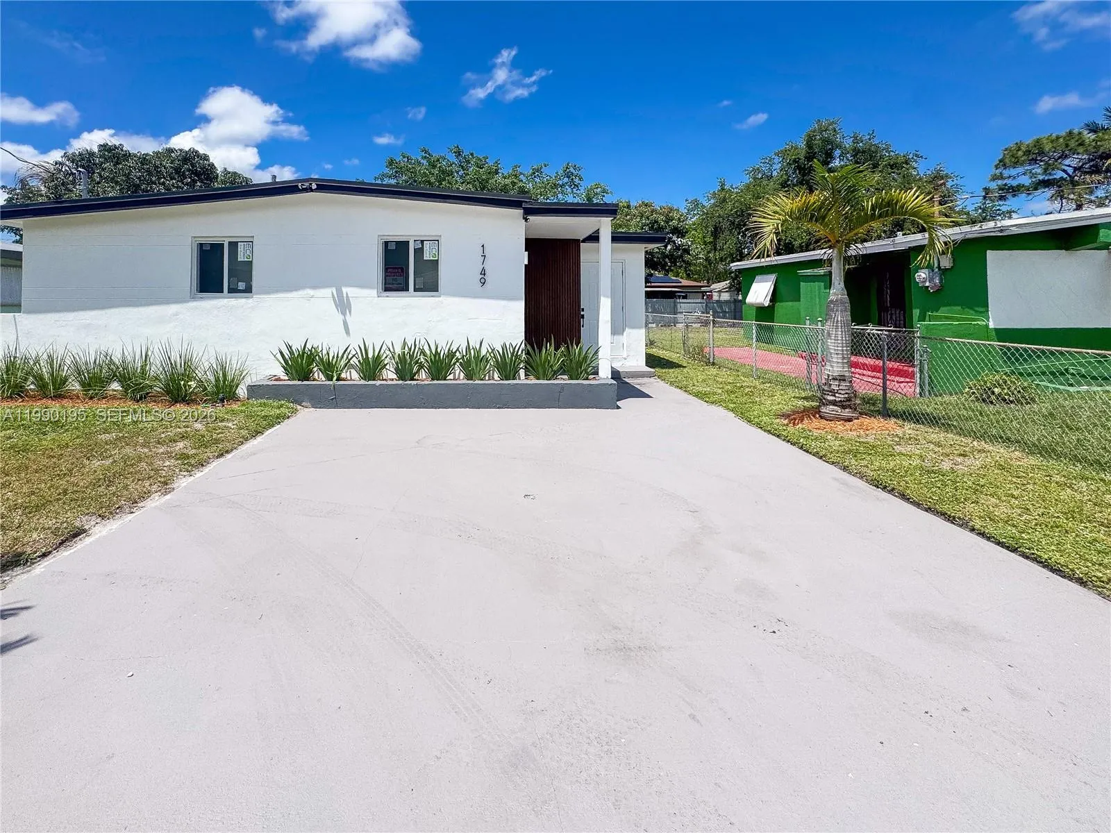 1749 NW 152nd St, Miami Gardens FL 33054