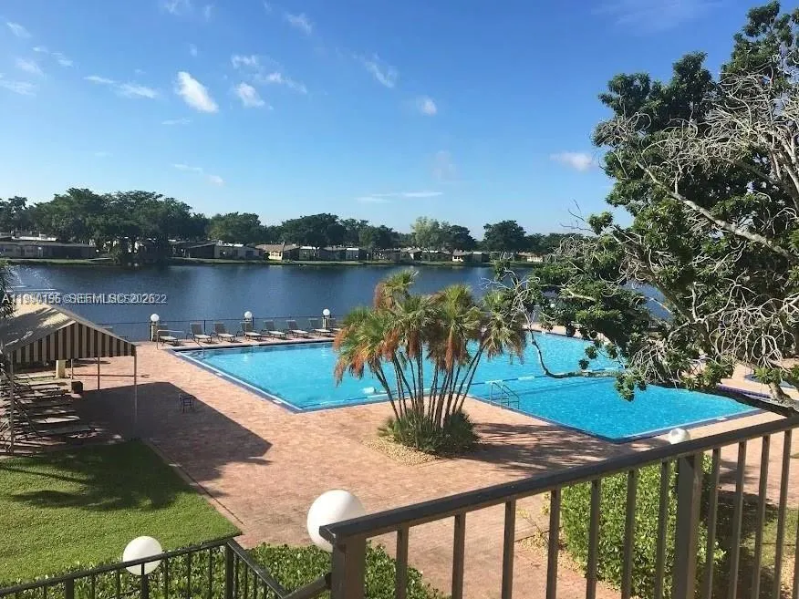 2 bedroom 2 bath for sale at 200 Berkley Rd # 123, Hollywood FL 33024