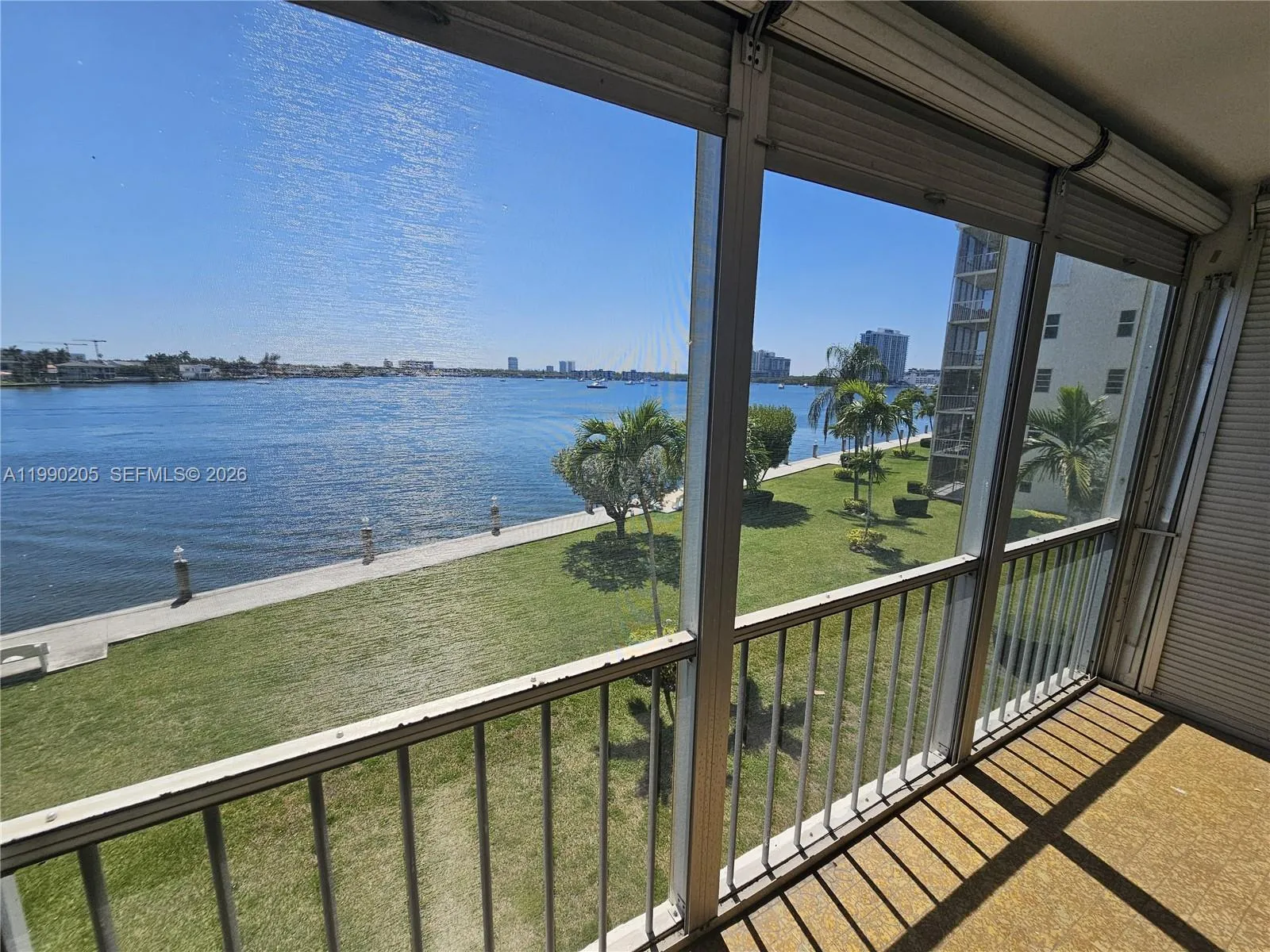 1 bedroom 1 bath for sale at 3020 Marcos Dr # S310, Aventura FL 33160