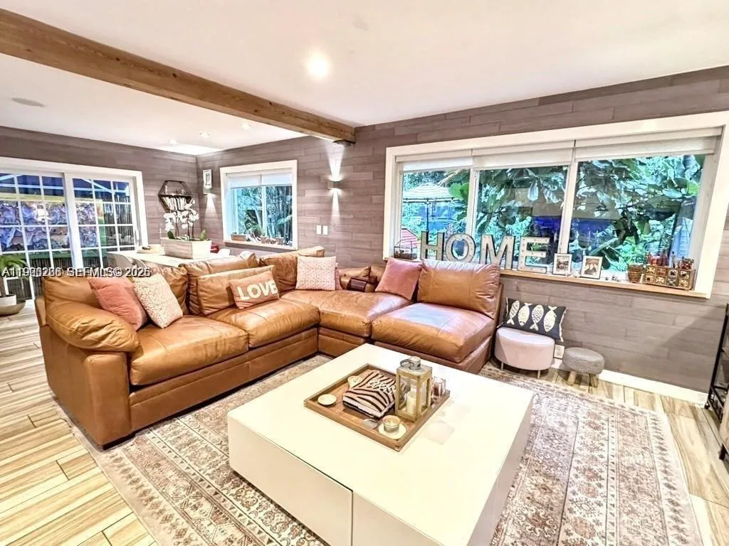 1115 Meridian Ave, Miami Beach FL 33139