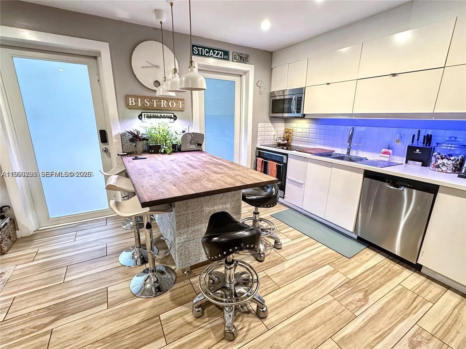 1115 Meridian Ave, Miami Beach FL 33139