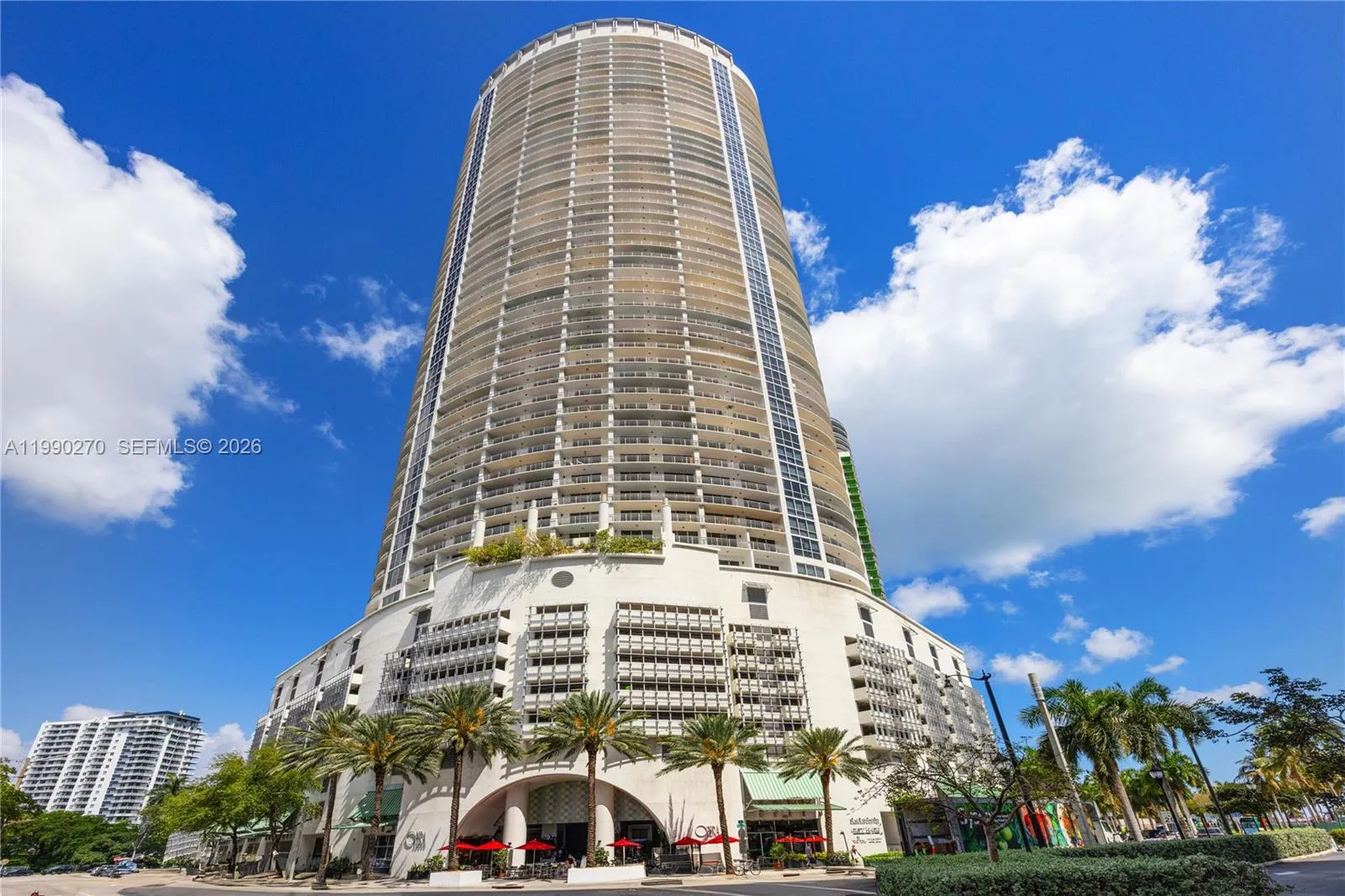 1 bedroom 1 bath for sale at 1750 N Bayshore Dr # 2804, Miami FL 33132