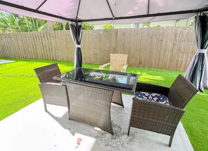 650 NE 15TH ST, Fort Lauderdale FL 33304